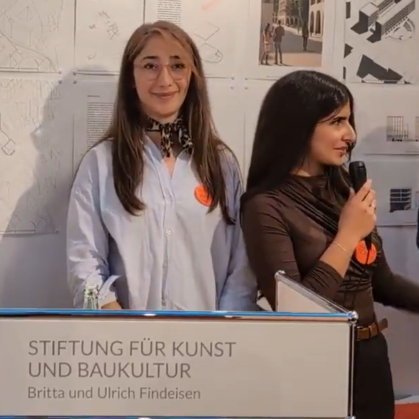 Elif Erdek und Meryem Khan